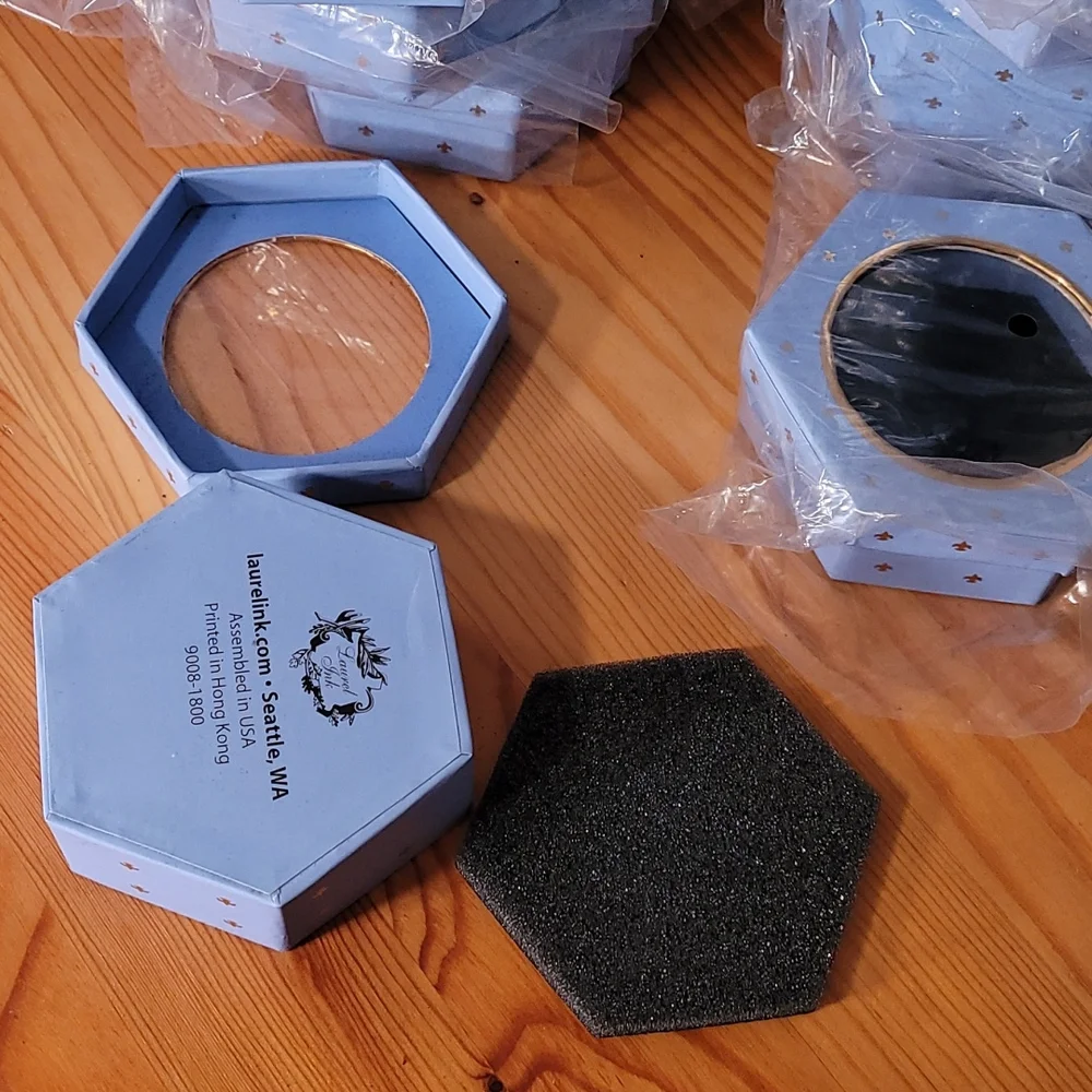 50 beautiful mini hexagon boxes perfect size jewelry or miniatures - Picture 4 of 5